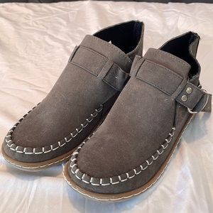 Grey lightweight booties